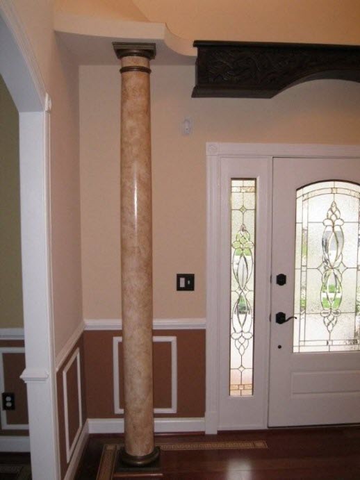 Faux of a marbelized column