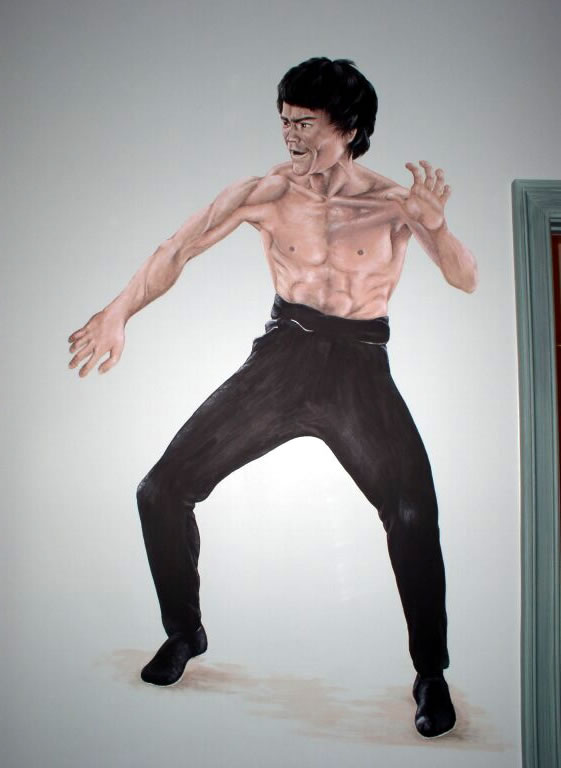 Portrait of Bruce Lee painted in a bedroom